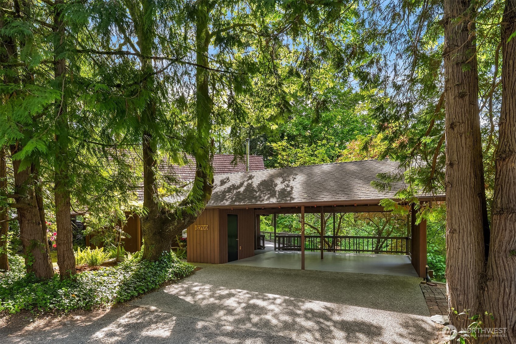 5709 80th Avenue SE Mercer Island WA 98040