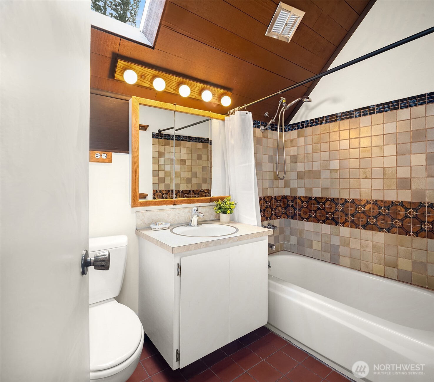 5709 80th Avenue SE Mercer Island WA 98040