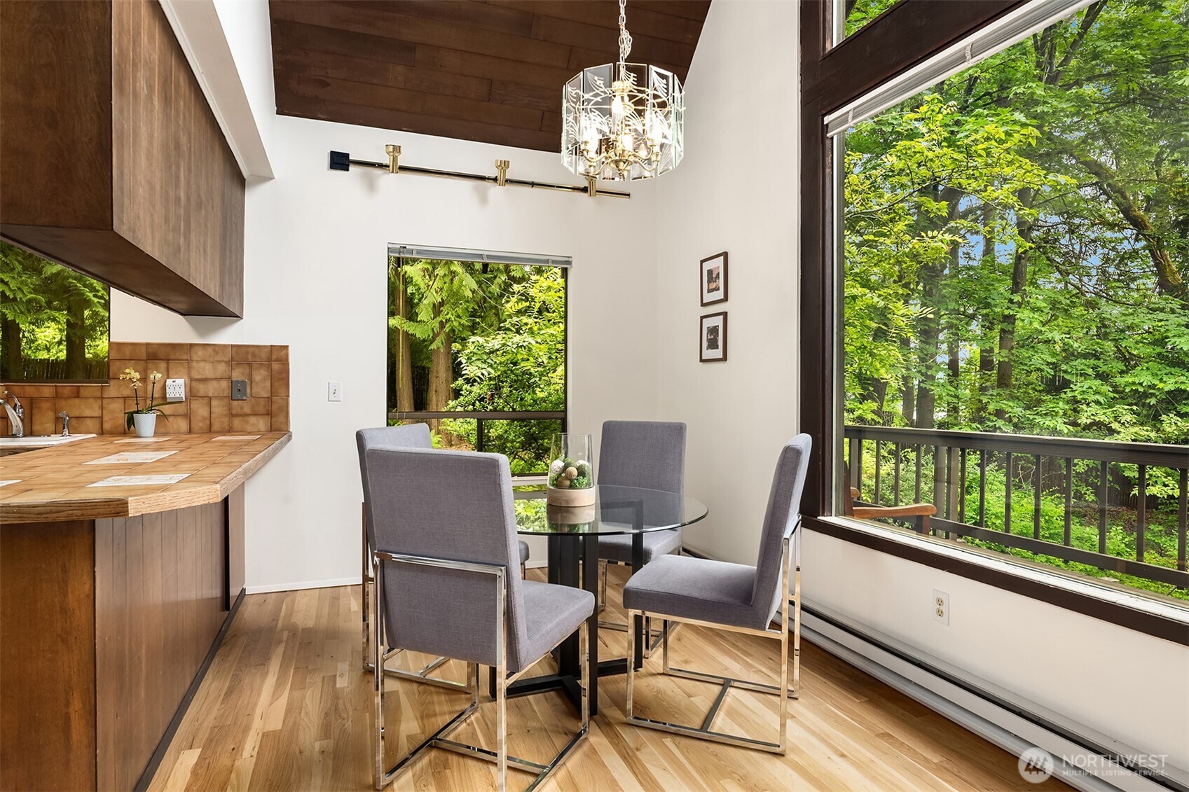 5709 80th Avenue SE Mercer Island WA 98040