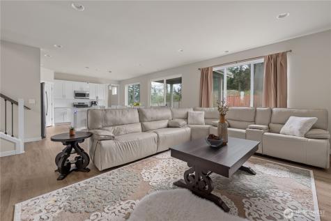 2120 SW Putnam Drive Oak Harbor WA 98277