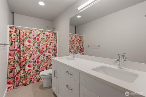 2120 SW Putnam Drive Oak Harbor WA 98277