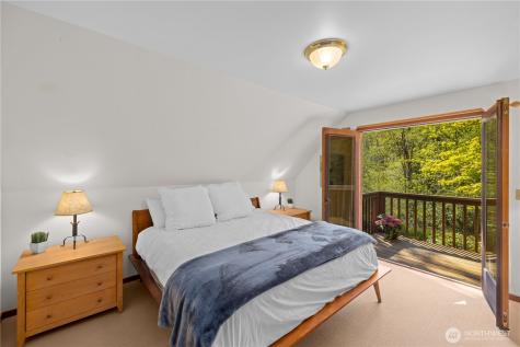 7200 NE Day Road W Bainbridge Island WA 98110
