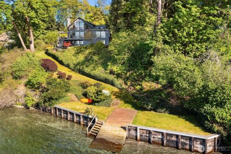 10153 SW 263rd Street Vashon WA 98070
