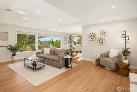 9359 Sunset Way Bellevue WA 98004