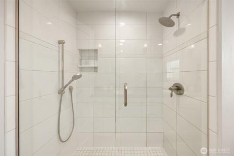 9359 Sunset Way Bellevue WA 98004