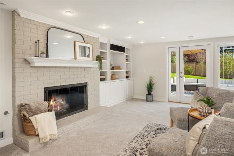 9359 Sunset Way Bellevue WA 98004