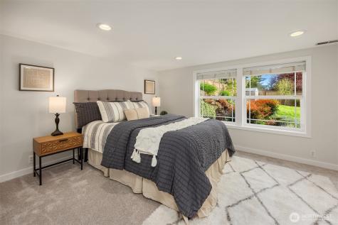 9359 Sunset Way Bellevue WA 98004