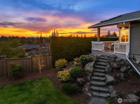 9359 Sunset Way Bellevue WA 98004