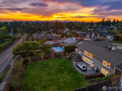 9359 Sunset Way Bellevue WA 98004