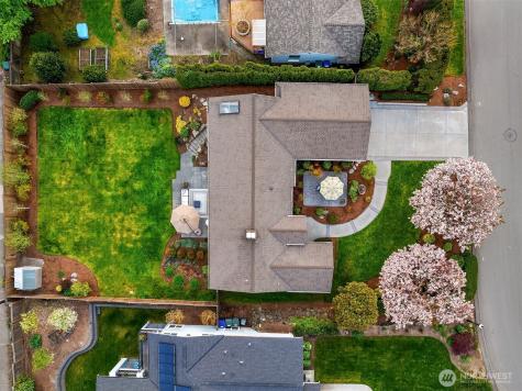 9359 Sunset Way Bellevue WA 98004