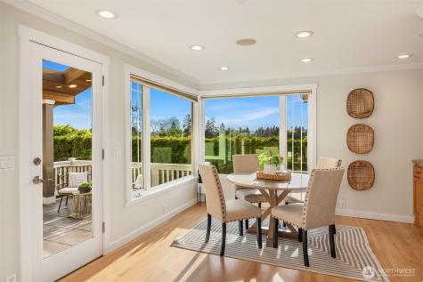 9359 Sunset Way Bellevue WA 98004