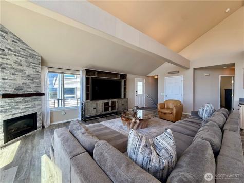 1593 E Ocean Shores Boulevard SW Ocean Shores WA 98569