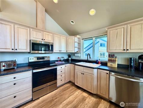 1593 E Ocean Shores Boulevard SW Ocean Shores WA 98569