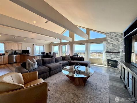 1593 E Ocean Shores Boulevard SW Ocean Shores WA 98569