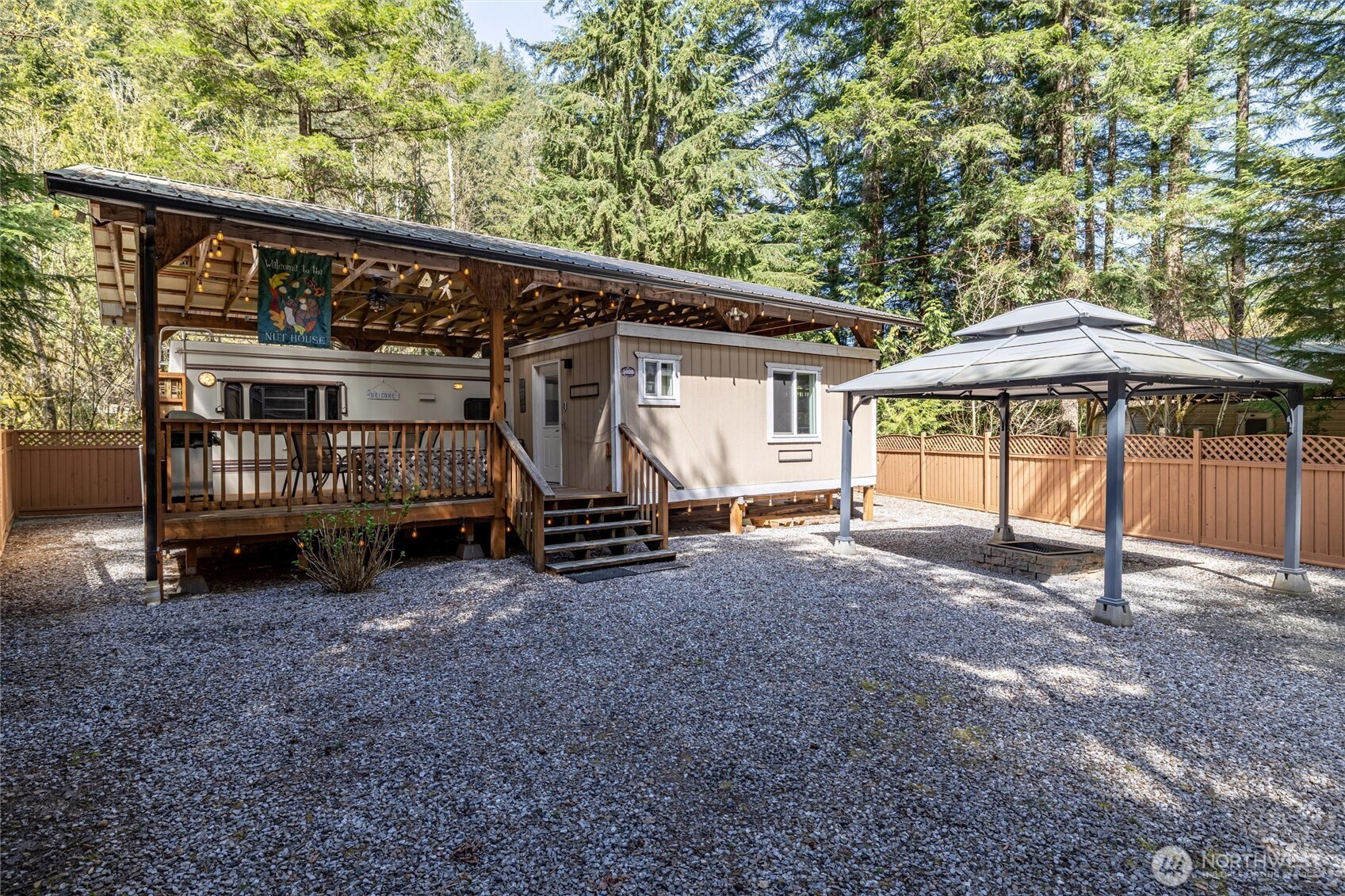 1028 Maple Lane Sumas WA 98295