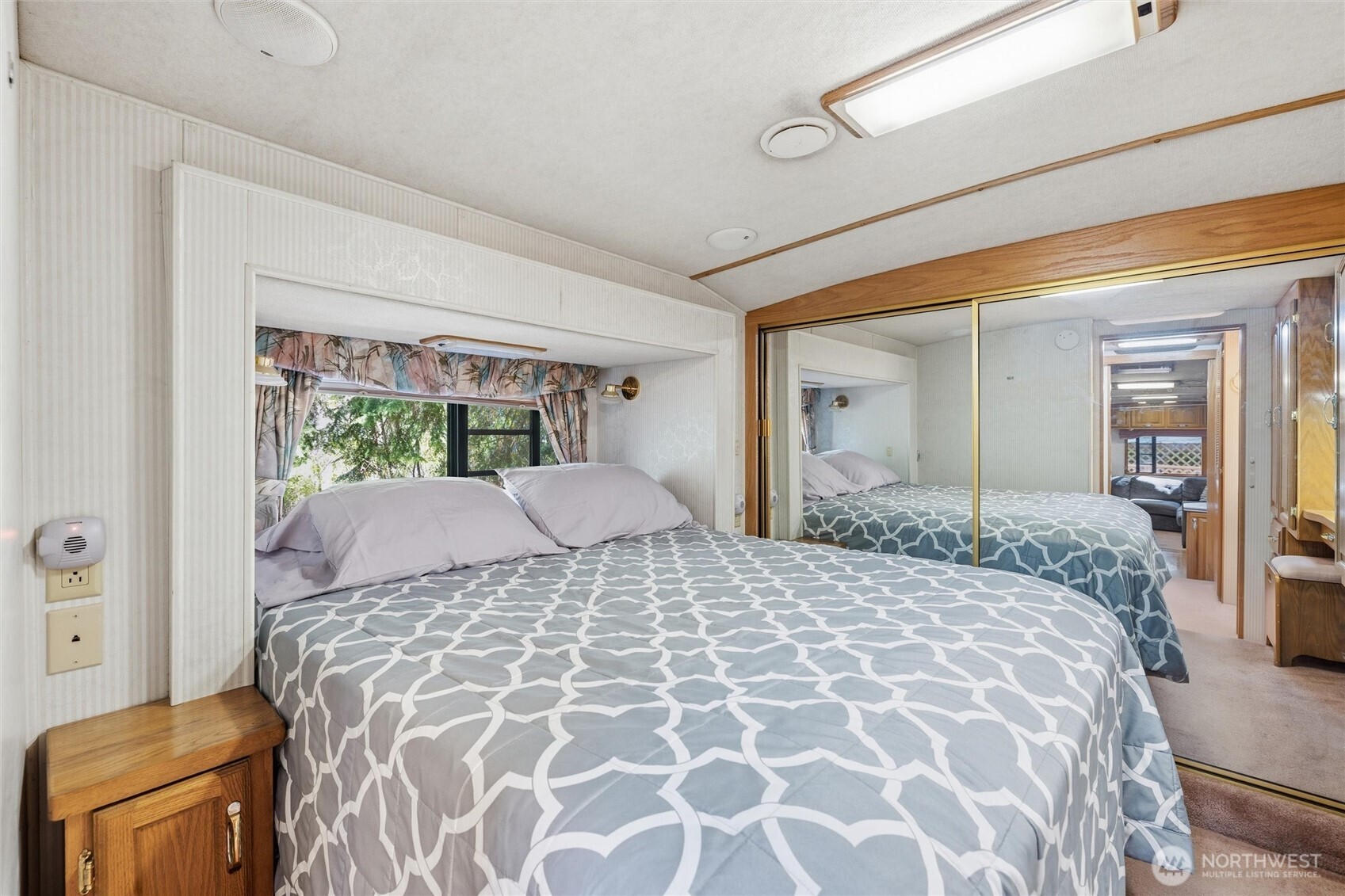 1028 Maple Lane Sumas WA 98295