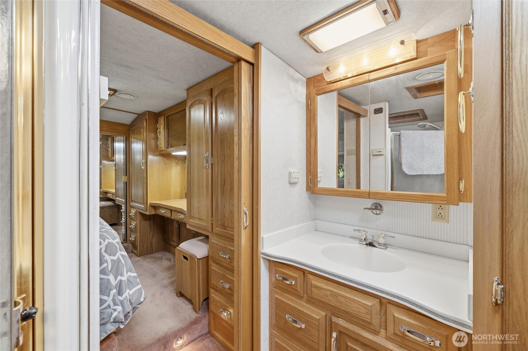 1028 Maple Lane Sumas WA 98295