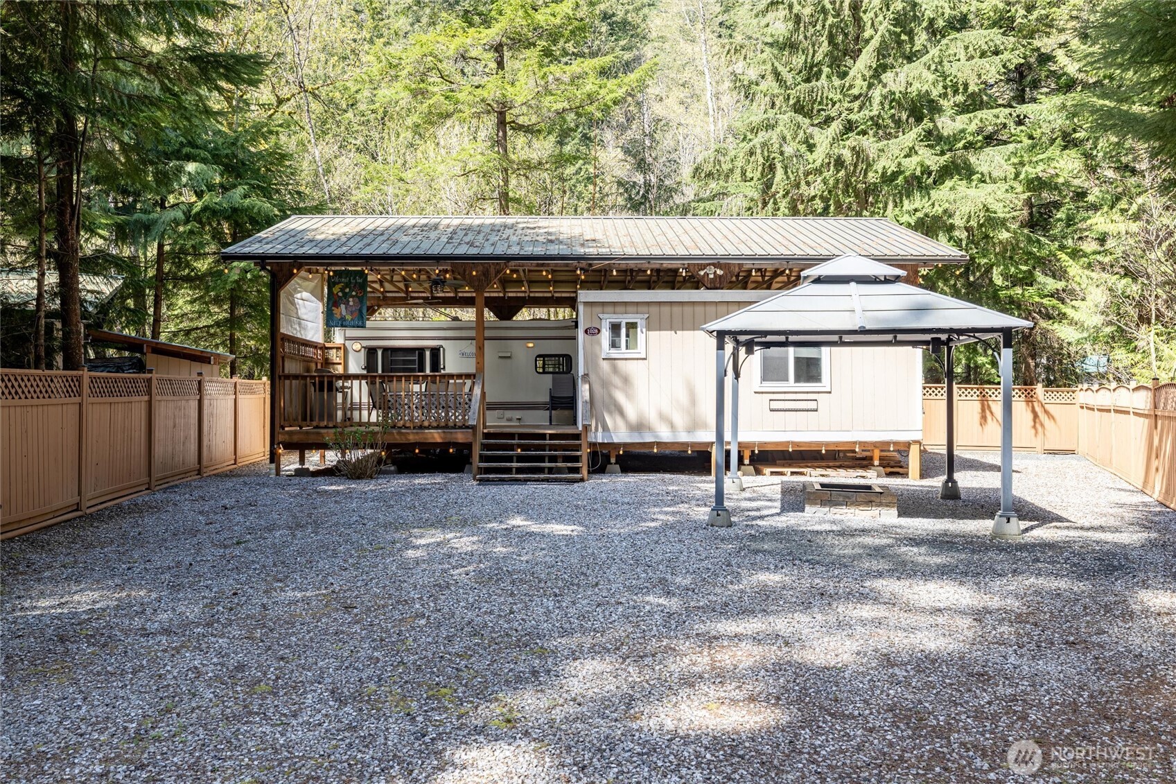 1028 Maple Lane Sumas WA 98295