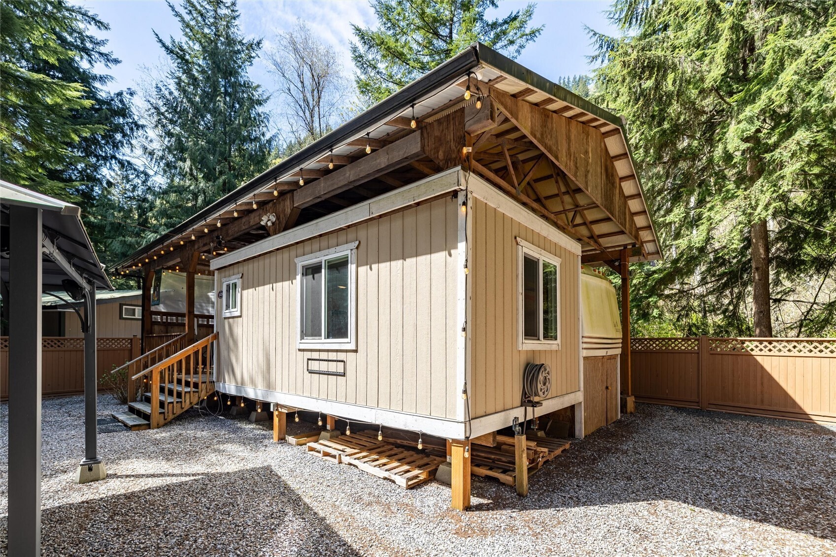1028 Maple Lane Sumas WA 98295