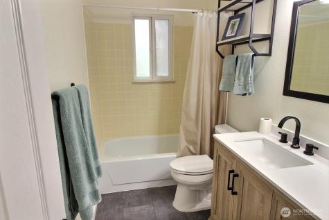 27720 128th Place SE Kent WA 98030