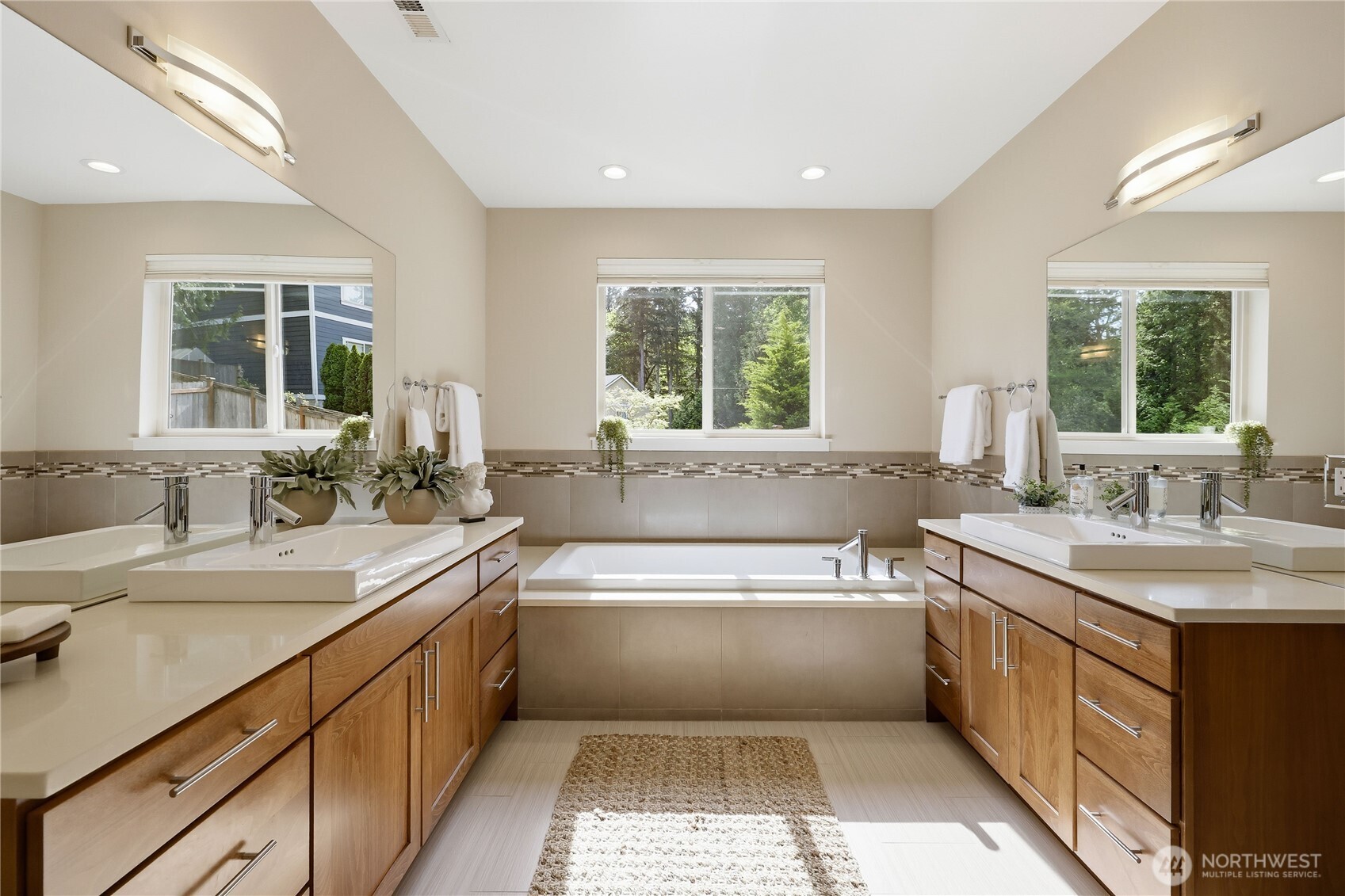 5726 Solana Lane NE Bainbridge Island WA 98110