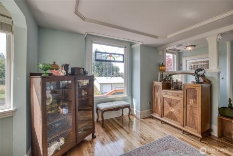 209 Ferry Street South Bend WA 98586