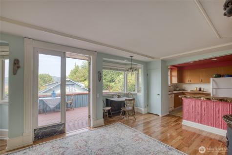 209 Ferry Street South Bend WA 98586