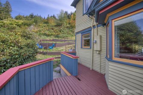 209 Ferry Street South Bend WA 98586