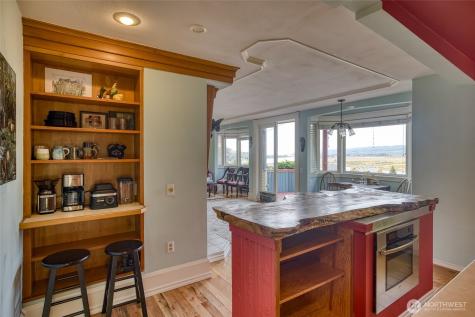 209 Ferry Street South Bend WA 98586