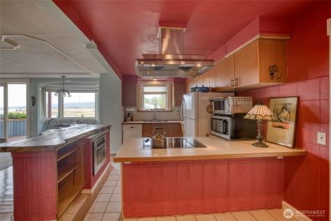 209 Ferry Street South Bend WA 98586