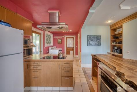 209 Ferry Street South Bend WA 98586