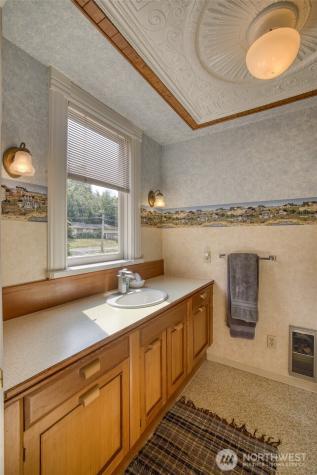 209 Ferry Street South Bend WA 98586