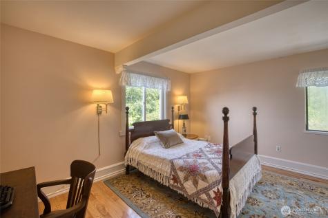 209 Ferry Street South Bend WA 98586