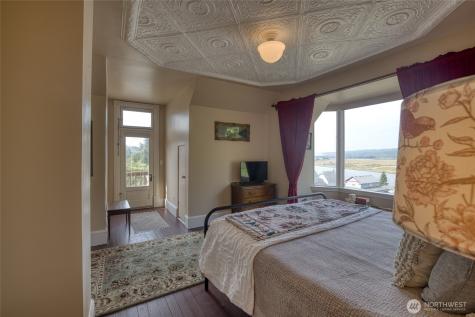 209 Ferry Street South Bend WA 98586