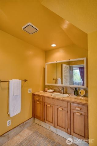209 Ferry Street South Bend WA 98586