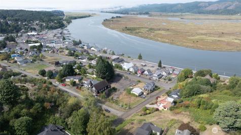 209 Ferry Street South Bend WA 98586