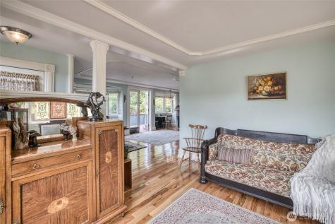 209 Ferry Street South Bend WA 98586