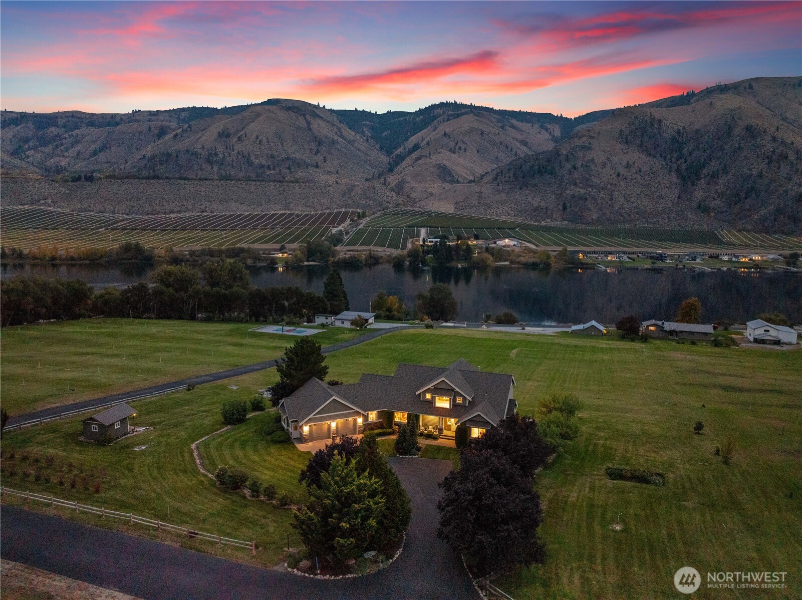 35 Sackett Glen Lane Chelan WA 98816