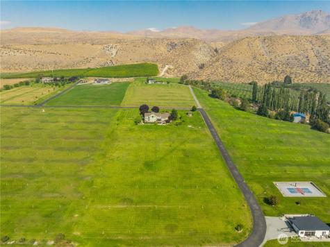 35 Sackett Glen Lane Chelan WA 98816
