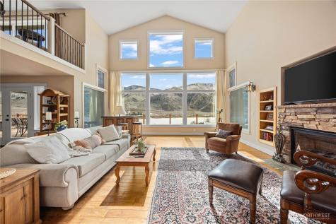 35 Sackett Glen Lane Chelan WA 98816