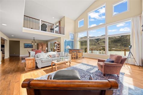 35 Sackett Glen Lane Chelan WA 98816