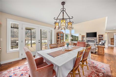 35 Sackett Glen Lane Chelan WA 98816
