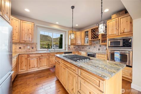 35 Sackett Glen Lane Chelan WA 98816