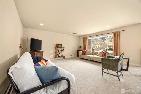 35 Sackett Glen Lane Chelan WA 98816