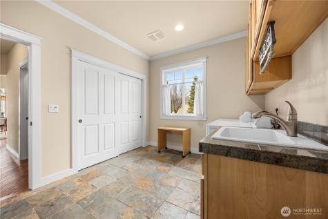 35 Sackett Glen Lane Chelan WA 98816