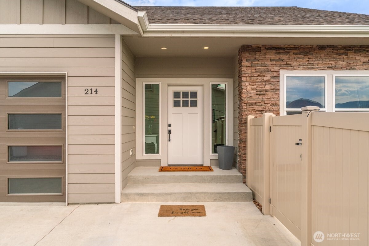 214 Solomon Loop NW East Wenatchee WA 98802