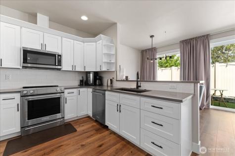 214 Solomon Loop NW East Wenatchee WA 98802