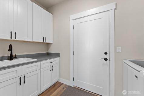 214 Solomon Loop NW East Wenatchee WA 98802