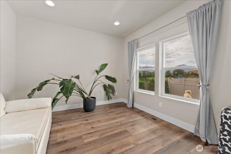 214 Solomon Loop NW East Wenatchee WA 98802