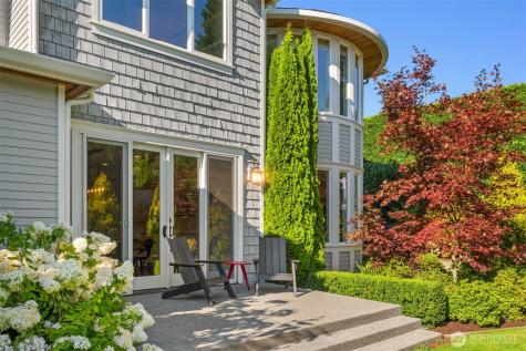3183 95th Place NE Clyde Hill WA 98004